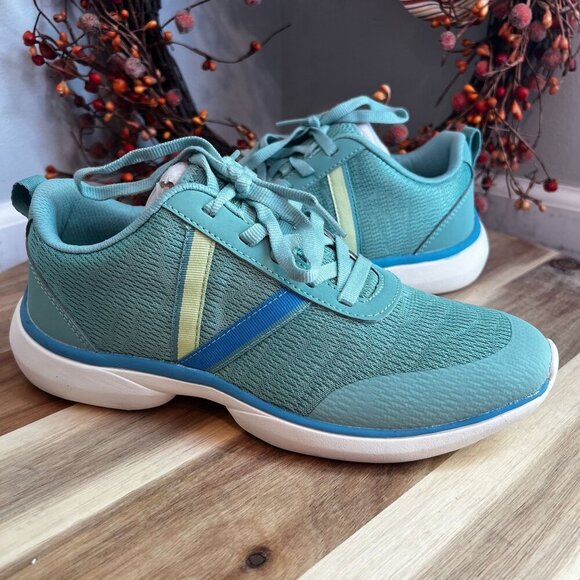 Vionic Women's Agile Audie Walking Arch Support Orthotic Sneaker Sz 7 in Wasabi - Picture 1 of 14